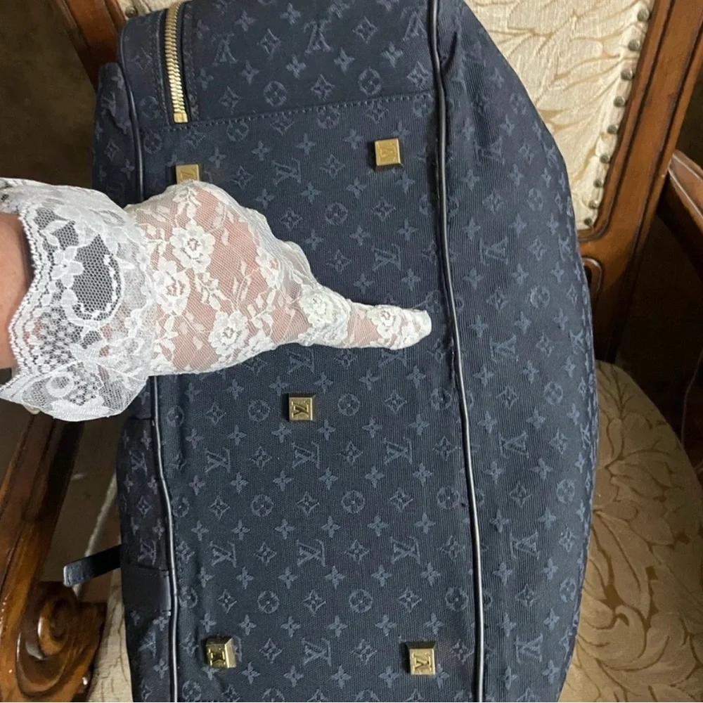 Louis Vuitton Mini Lin Claudine Duffle - Picture 8 of 9